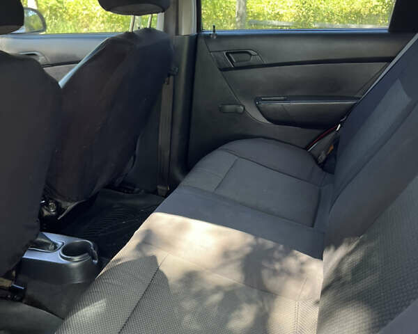 Красный Шевроле Авео, объемом двигателя 1.5 л и пробегом 107 тыс. км за 4400 $, фото 25 на Automoto.ua