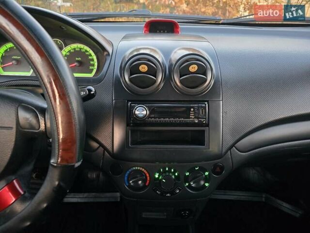 Шевроле Авео 2007 у Хмельницькому на Automoto.ua Червоний Шевроле Авео, об'ємом двигуна 1.5 л та пробігом 180 тис. км за 3299 $, фото 21 на Automoto.ua