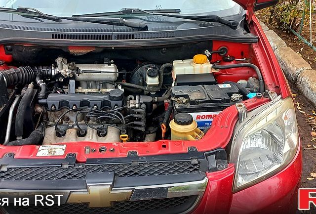 Червоний Шевроле Авео, об'ємом двигуна 1.5 л та пробігом 168 тис. км за 4200 $, фото 1 на Automoto.ua