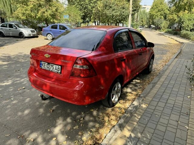 Красный Шевроле Авео, объемом двигателя 1.5 л и пробегом 215 тыс. км за 3800 $, фото 3 на Automoto.ua