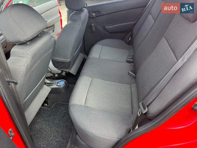 Шевроле Авео 2007 в Сумах на Automoto.ua Красный Шевроле Авео, объемом двигателя 1.5 л и пробегом 37 тыс. км за 4950 $, фото 9 на Automoto.ua