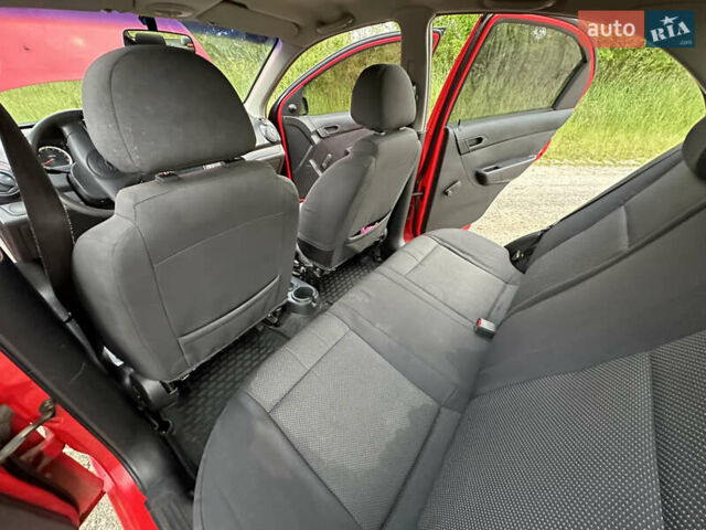 Червоний Шевроле Авео, об'ємом двигуна 1.5 л та пробігом 144 тис. км за 4700 $, фото 22 на Automoto.ua
