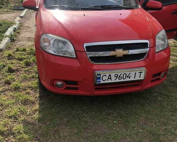 Красный Шевроле Авео, объемом двигателя 1.5 л и пробегом 160 тыс. км за 4300 $, фото 1 на Automoto.ua