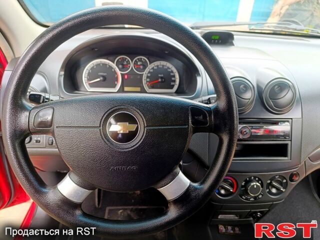 Червоний Шевроле Авео, об'ємом двигуна 1.5 л та пробігом 160 тис. км за 3800 $, фото 6 на Automoto.ua