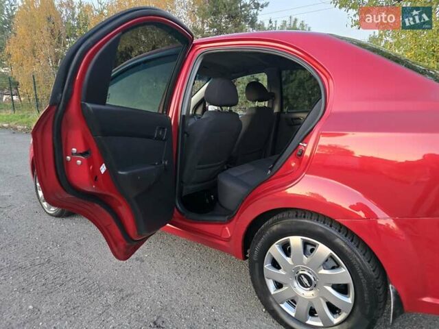 Шевроле Авео 2007 у Хмельницькому на Automoto.ua Червоний Шевроле Авео, об'ємом двигуна 1.5 л та пробігом 180 тис. км за 3299 $, фото 33 на Automoto.ua