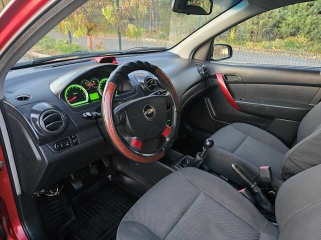 Красный Шевроле Авео, объемом двигателя 0 л и пробегом 180 тыс. км за 3299 $, фото 11 на Automoto.ua