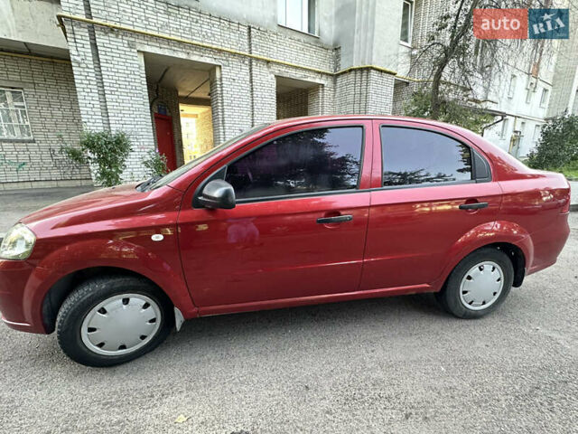 Красный Шевроле Авео, объемом двигателя 1.5 л и пробегом 200 тыс. км за 3200 $, фото 3 на Automoto.ua