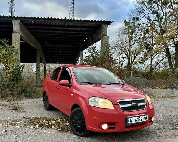 Червоний Шевроле Авео, об'ємом двигуна 1.5 л та пробігом 267 тис. км за 4200 $, фото 1 на Automoto.ua