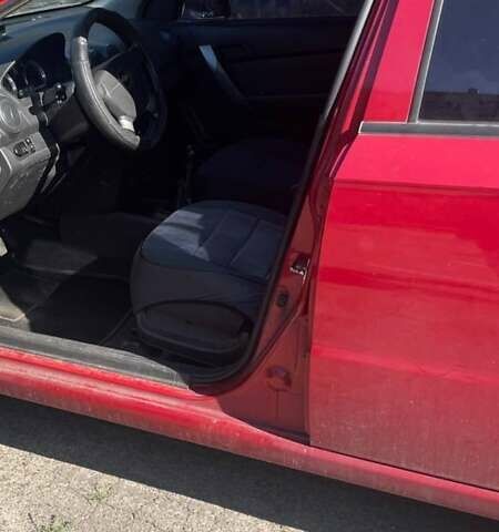 Красный Шевроле Авео, объемом двигателя 1.5 л и пробегом 160 тыс. км за 3800 $, фото 9 на Automoto.ua