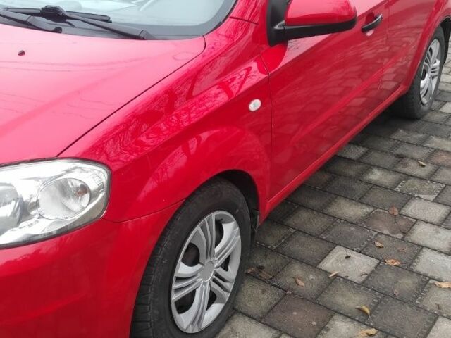 Червоний Шевроле Авео, об'ємом двигуна 1.5 л та пробігом 180 тис. км за 2300 $, фото 3 на Automoto.ua