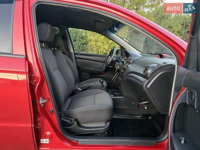 Шевроле Авео 2007 у Хмельницькому на Automoto.ua Червоний Шевроле Авео, об'ємом двигуна 1.5 л та пробігом 180 тис. км за 3299 $, фото 26 на Automoto.ua