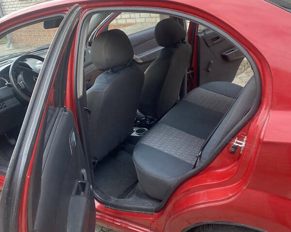 Червоний Шевроле Авео, об'ємом двигуна 1.5 л та пробігом 119 тис. км за 4500 $, фото 3 на Automoto.ua