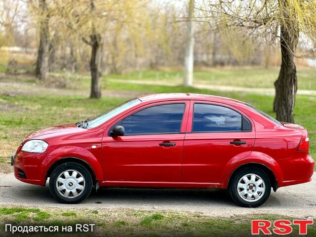 Красный Шевроле Авео, объемом двигателя 1.5 л и пробегом 270 тыс. км за 3500 $, фото 3 на Automoto.ua