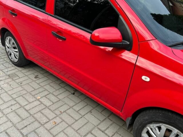 Красный Шевроле Авео, объемом двигателя 1.5 л и пробегом 152 тыс. км за 4500 $, фото 4 на Automoto.ua