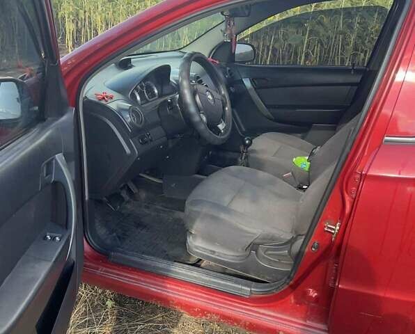 Червоний Шевроле Авео, об'ємом двигуна 1.5 л та пробігом 294 тис. км за 2800 $, фото 2 на Automoto.ua
