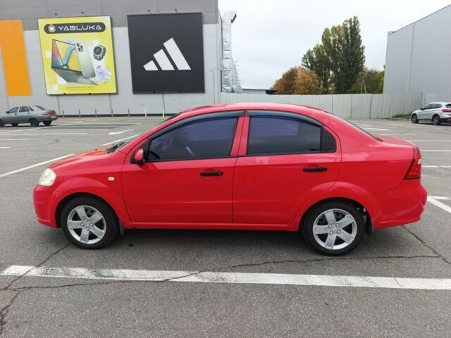 Красный Шевроле Авео, объемом двигателя 1.5 л и пробегом 162 тыс. км за 3537 $, фото 2 на Automoto.ua