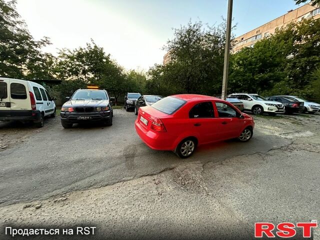 Красный Шевроле Авео, объемом двигателя 1.5 л и пробегом 215 тыс. км за 4000 $, фото 1 на Automoto.ua