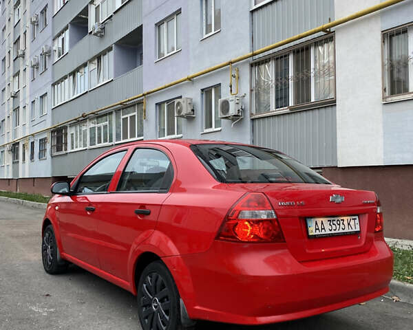 Красный Шевроле Авео, объемом двигателя 1.5 л и пробегом 160 тыс. км за 4700 $, фото 4 на Automoto.ua