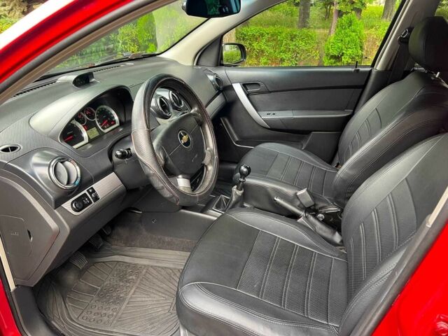 Красный Шевроле Авео, объемом двигателя 1.5 л и пробегом 205 тыс. км за 3140 $, фото 9 на Automoto.ua