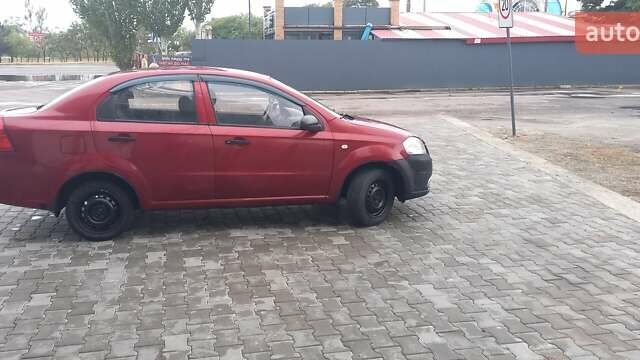 Красный Шевроле Авео, объемом двигателя 1.5 л и пробегом 258 тыс. км за 3300 $, фото 8 на Automoto.ua