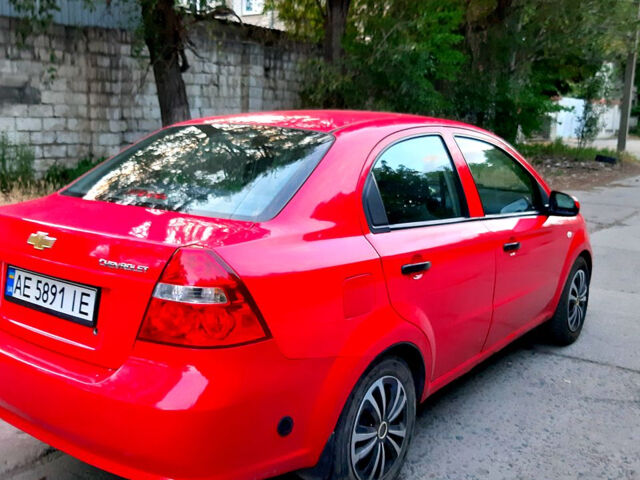 Червоний Шевроле Авео, об'ємом двигуна 1.5 л та пробігом 177 тис. км за 1950 $, фото 3 на Automoto.ua