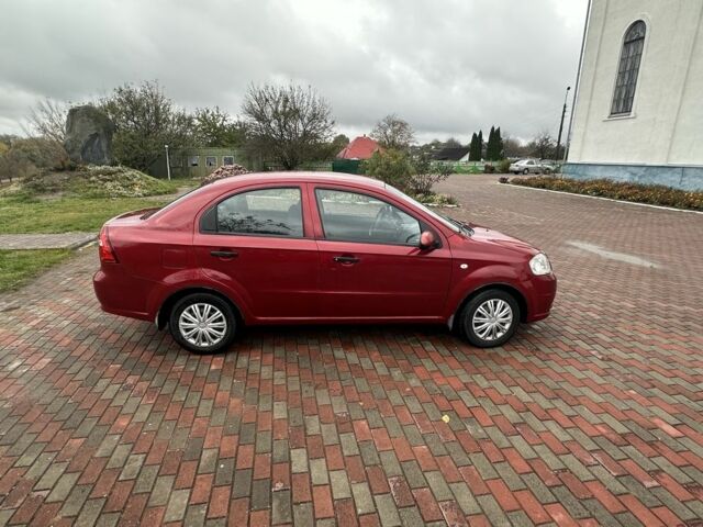 Червоний Шевроле Авео, об'ємом двигуна 1.5 л та пробігом 200 тис. км за 3500 $, фото 1 на Automoto.ua