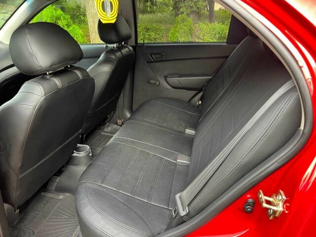 Красный Шевроле Авео, объемом двигателя 1.5 л и пробегом 205 тыс. км за 3140 $, фото 14 на Automoto.ua