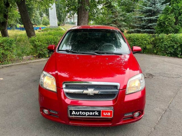 Красный Шевроле Авео, объемом двигателя 1.5 л и пробегом 205 тыс. км за 3140 $, фото 1 на Automoto.ua