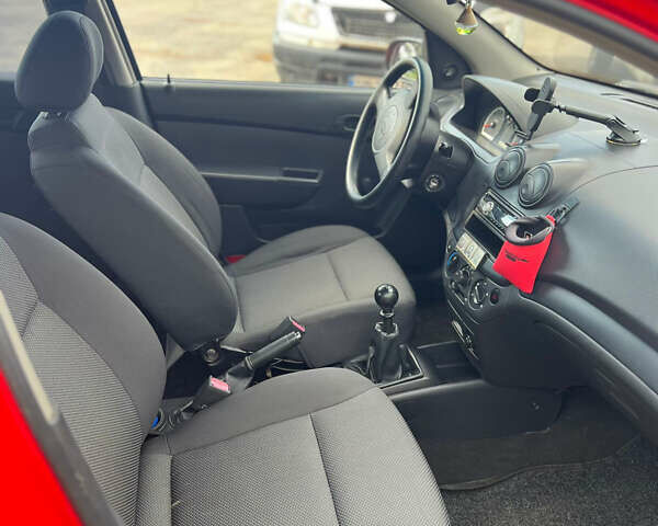 Шевроле Авео 2007 в Сумах на Automoto.ua Красный Шевроле Авео, объемом двигателя 1.5 л и пробегом 37 тыс. км за 4950 $, фото 7 на Automoto.ua