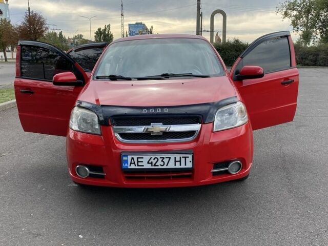 Красный Шевроле Авео, объемом двигателя 1.5 л и пробегом 155 тыс. км за 4000 $, фото 7 на Automoto.ua