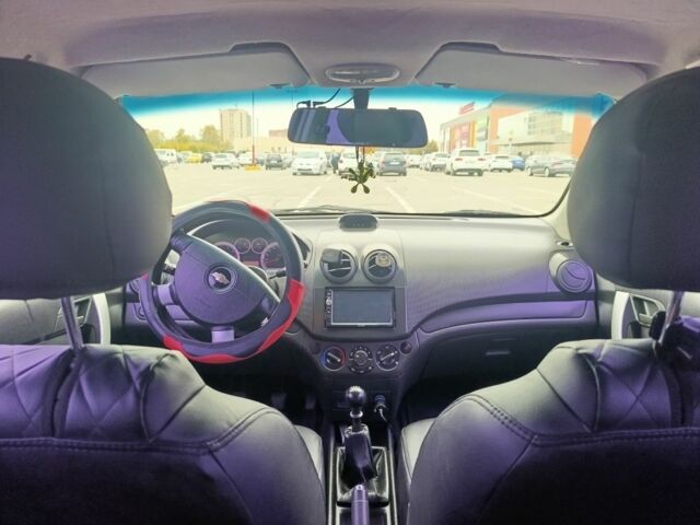 Красный Шевроле Авео, объемом двигателя 1.5 л и пробегом 162 тыс. км за 3537 $, фото 4 на Automoto.ua