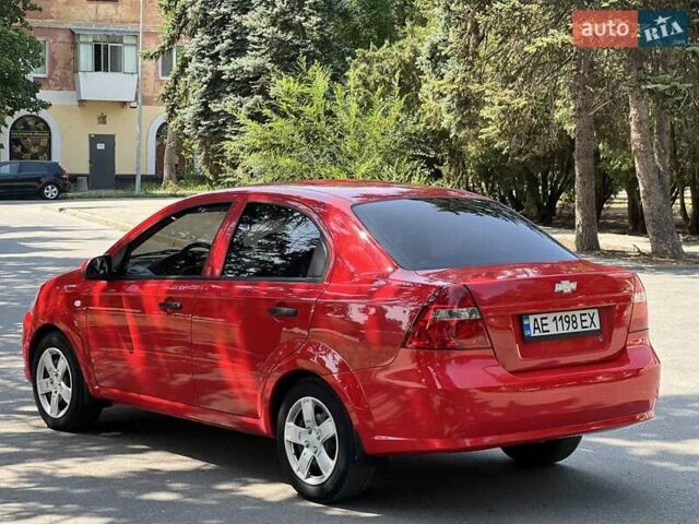 Красный Шевроле Авео, объемом двигателя 1.5 л и пробегом 168 тыс. км за 3999 $, фото 3 на Automoto.ua