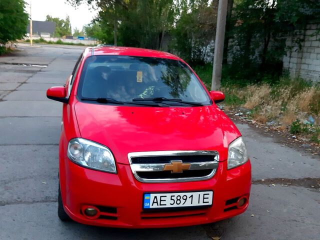 Червоний Шевроле Авео, об'ємом двигуна 1.5 л та пробігом 177 тис. км за 1950 $, фото 1 на Automoto.ua
