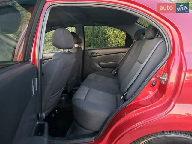 Шевроле Авео 2007 у Хмельницькому на Automoto.ua Червоний Шевроле Авео, об'ємом двигуна 1.5 л та пробігом 180 тис. км за 3299 $, фото 35 на Automoto.ua