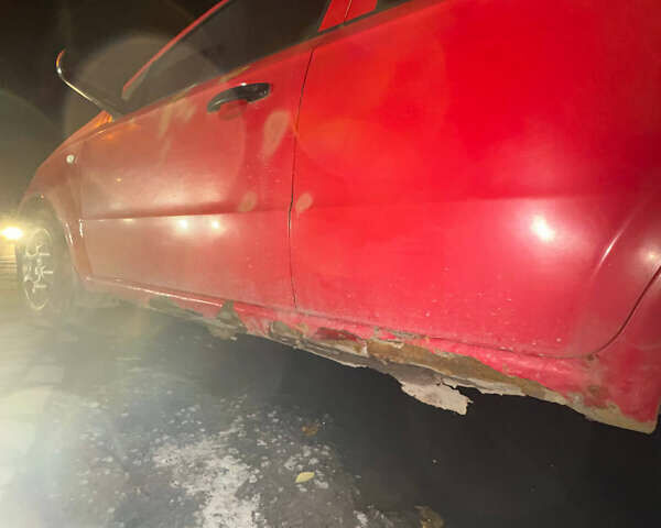 Красный Шевроле Авео, объемом двигателя 0 л и пробегом 250 тыс. км за 1500 $, фото 4 на Automoto.ua