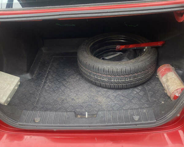 Червоний Шевроле Авео, об'ємом двигуна 1.5 л та пробігом 119 тис. км за 4500 $, фото 5 на Automoto.ua