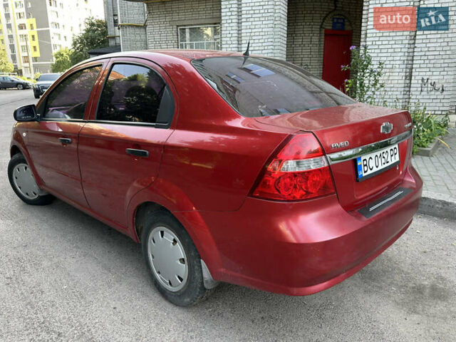 Красный Шевроле Авео, объемом двигателя 1.5 л и пробегом 200 тыс. км за 3200 $, фото 4 на Automoto.ua