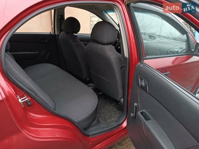 Червоний Шевроле Авео, об'ємом двигуна 1.5 л та пробігом 215 тис. км за 3800 $, фото 12 на Automoto.ua