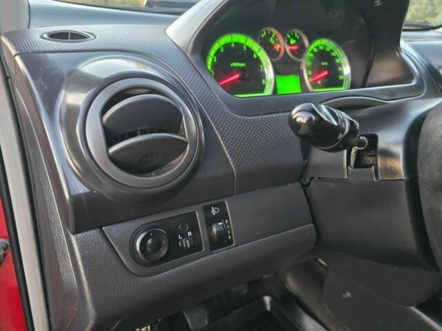 Красный Шевроле Авео, объемом двигателя 0 л и пробегом 180 тыс. км за 3299 $, фото 12 на Automoto.ua