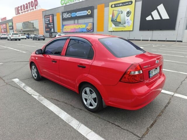 Красный Шевроле Авео, объемом двигателя 1.5 л и пробегом 162 тыс. км за 3537 $, фото 7 на Automoto.ua