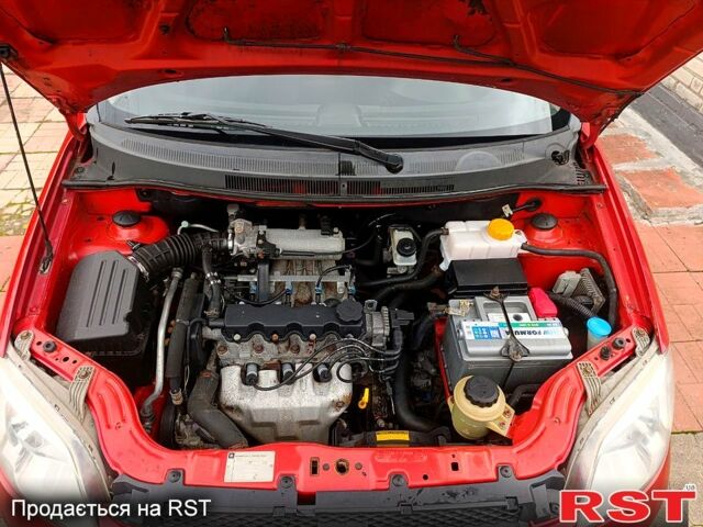 Червоний Шевроле Авео, об'ємом двигуна 1.5 л та пробігом 160 тис. км за 3800 $, фото 2 на Automoto.ua