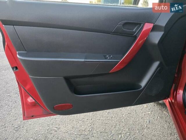 Шевроле Авео 2007 у Хмельницькому на Automoto.ua Червоний Шевроле Авео, об'ємом двигуна 1.5 л та пробігом 180 тис. км за 3299 $, фото 12 на Automoto.ua