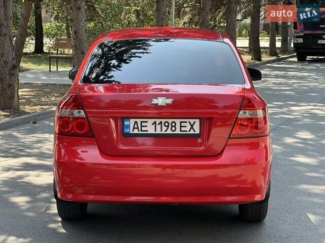 Красный Шевроле Авео, объемом двигателя 1.5 л и пробегом 168 тыс. км за 3999 $, фото 5 на Automoto.ua