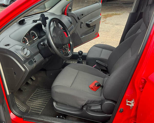 Шевроле Авео 2007 в Сумах на Automoto.ua Красный Шевроле Авео, объемом двигателя 1.5 л и пробегом 37 тыс. км за 4950 $, фото 8 на Automoto.ua