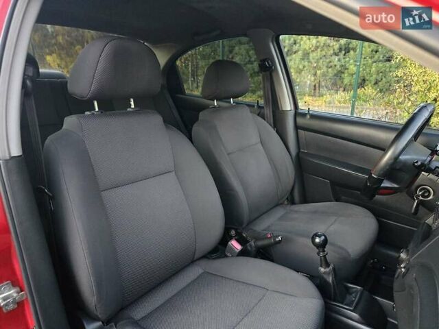 Шевроле Авео 2007 у Хмельницькому на Automoto.ua Червоний Шевроле Авео, об'ємом двигуна 1.5 л та пробігом 180 тис. км за 3299 $, фото 27 на Automoto.ua