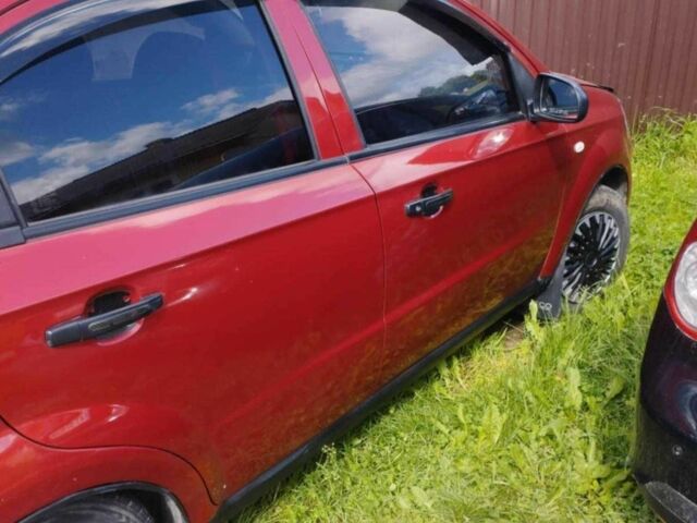 Красный Шевроле Авео, объемом двигателя 1.5 л и пробегом 300 тыс. км за 3500 $, фото 3 на Automoto.ua