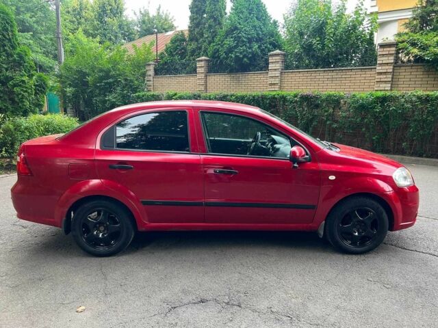 Красный Шевроле Авео, объемом двигателя 1.5 л и пробегом 205 тыс. км за 3140 $, фото 3 на Automoto.ua