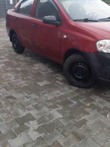 Красный Шевроле Авео, объемом двигателя 1.5 л и пробегом 258 тыс. км за 3300 $, фото 10 на Automoto.ua