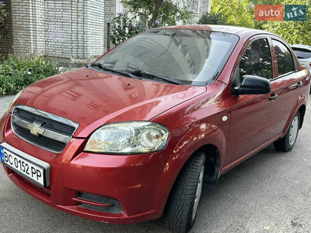 Красный Шевроле Авео, объемом двигателя 1.5 л и пробегом 200 тыс. км за 3200 $, фото 2 на Automoto.ua