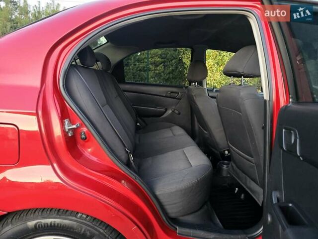Шевроле Авео 2007 у Хмельницькому на Automoto.ua Червоний Шевроле Авео, об'ємом двигуна 1.5 л та пробігом 180 тис. км за 3299 $, фото 31 на Automoto.ua